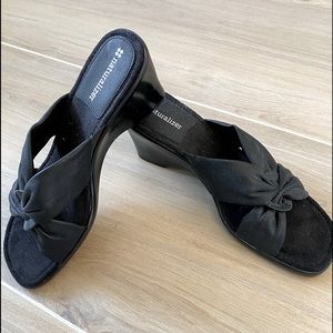NATURALIZER~BLACK WEDGE OPEN TOE & BACK SANDALS HEELS~8M